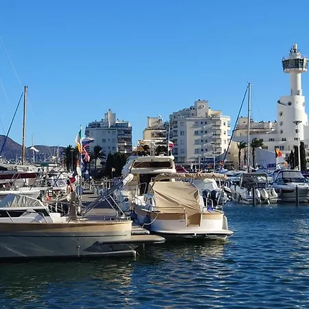 Hébergement de vacances Xalet Amb Piscina Privada *