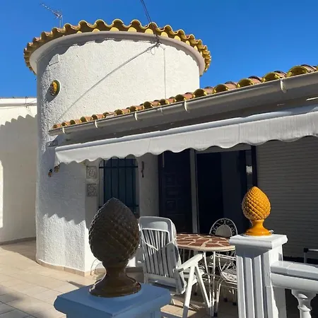 Xalet Amb Piscina Privada Holiday home *